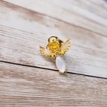 Pin / Brooch Gold Tone Angel with Smiley Face - £6.16 GBP