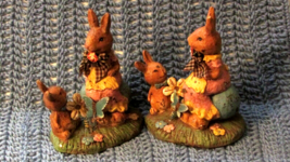 EASTER brown BUNNY rabbit MAMA sitting on egg w BABY  (Easter insid 17) - £6.96 GBP