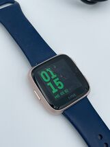 Fitbit Versa FB505 Smartwatch Blue Band Silver/Rose Gold Health Fitness ... - $39.95
