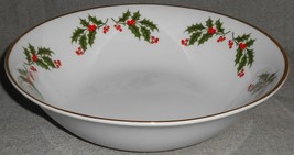 Macys - All The Trimmings Christmas Holly Pattern Christmas 9 1/4&quot; Serving Bowl - £23.64 GBP