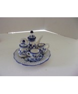 Miniature Porcelain Tea Set Blue &amp; White Floral Pattern 8 piece - $150.52 MXN