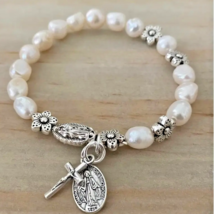 White Faux Pearl Charm Bracelet, with O.L.of the Miraculous, New #AB-387-R2 - €9,41 EUR