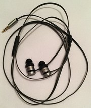 UrBeats Earphones - Barely Used - Space Gray, No Carrying Case or Beats Box - £46.36 GBP