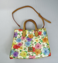 Dooney &amp; Bourke Recouvert Coton Hibiscus Floral Janine Sac à Main Bracelet - $118.69