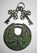 Antique Look Door Pad Lock Laxmi &amp; Ganesh Figurine 3&quot; - £31.86 GBP