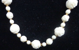 Vintage Estate Jewelry White Rose Beaded Necklace - $7.00
