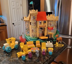 Vintage Fisher Price Little People #993 CASTLE WITH DRAGON KNIGHT KING Q... - $214.95