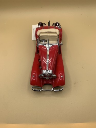 A Franklin Mint 1/24 Scale Precision The 1936 Mercedes  500 K Roadster Missing Item image 12