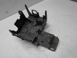 2004 GMC Yukon Engine Wiring Harness Fuse Box Bracket Frame - $46.99