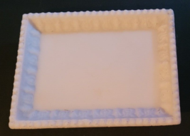 VTG  4&quot;x3&quot; White Glass Salt Trinket Tray Fancy Soap Dish Bedroom Bathroo... - $372.61 MXN