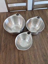 Pampered Chef Stainless Steel Mixing Bowls W/Silicone Bottoms Set of 3 N... - £31.03 GBP