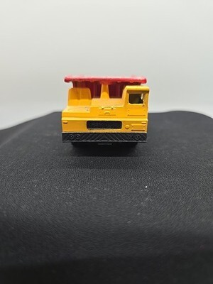 Vintage 1989 Matchbox Dump Truck Red And Yellow 1:140 Item image 2
