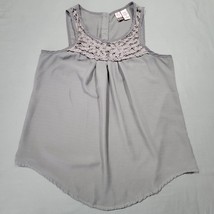 Love On A Hanger Women Tank Size M Scoop Neck Gray Dressy Lace Preppy Pleats Top - £7.33 GBP