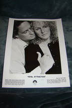 Fatal Attraction 8 x 10 B&amp;W Movie Still Photo #27-17 Douglas &amp; Close 1987 - £9.23 GBP