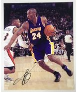 Kobe Bryant Signed Autographed Glossy 8x10 Photo - Los Angeles Lakers - $199.99