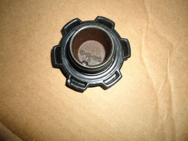 00-05 Toyota Celica GT GT-S ENGINE OIL FILLER CAP OEM M0133 image 5