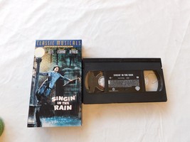 Singin&#39; In The Rain VHS Classic Musicals Collection Gene Kelly Donald O&#39;Connor - £19.45 GBP