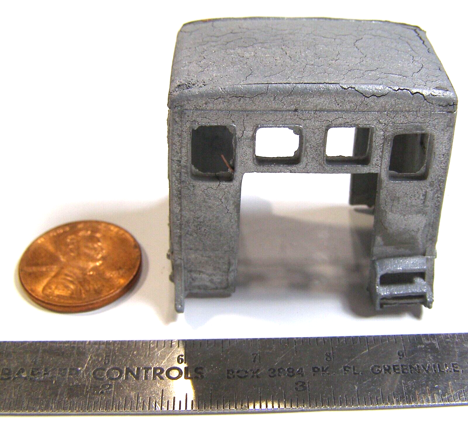Unknown Brand Die Cast HO Scale Model RR Locomotive Cab Part   RTN - $4.95