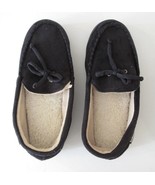 Isotoner Men&#39;s Solid Black Sherpa Lined Moc Toe Slip On Slippers Size 8-9 - $29.28