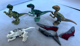 Lot Lego Jurassic World Dinosaurs Green Velociraptors Tan Mint complete &amp; parts - £39.47 GBP