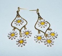 Daisy Flower Charm Drop shape Stud Earrings with Padded Backs U095 - £21.23 GBP