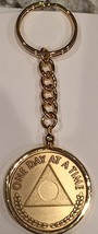 One Day At A Time Triangle AA Al-Anon Medallion Keychain Chip Holder Gold Plated - £11.93 GBP