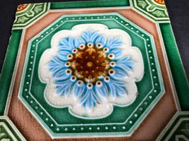 ART NOUVEAU VINTAGE FLOWER TILE MAJOLICA Architectural element  - $77.00