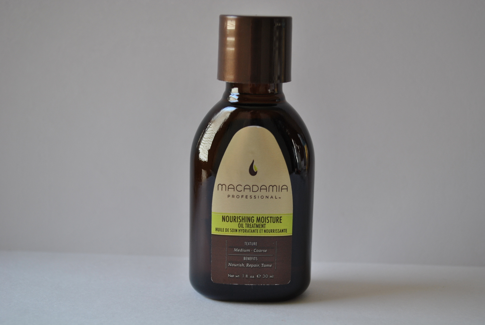 Primary image for Macadamia Professional Nourishing Moisture Oil Treatment 1 Fl oz / 30 ml - trave