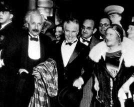 Charles Chaplin and Albert Einstein in tuxedos attend premiere 1931 8x10 photo - £7.62 GBP