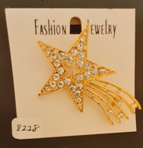 Vintage Gold Tone with Crystals Shooting Star Pin  - £4.81 GBP