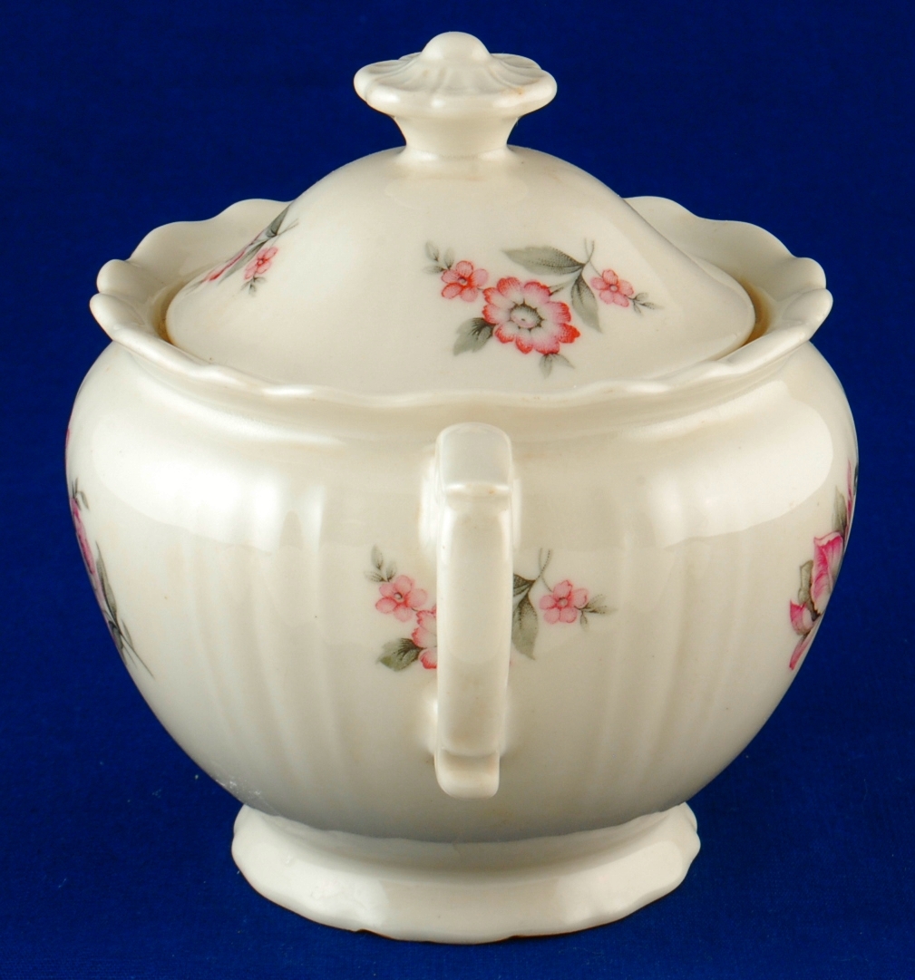 Aberdeen China Moss Rose Sugar Bowl w Lid Scalloped Edge No Trim Item image 3