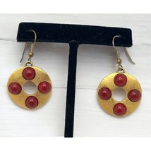 Vintage Gold Tone Red Bead Drop Earrings Dangle Round Wavy - £8.30 GBP