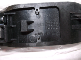 98-99-00-01-02-03 TOYOTA SIENNA DRIVER DOOR OUTSIDE  HANDLE /SILVER image 4