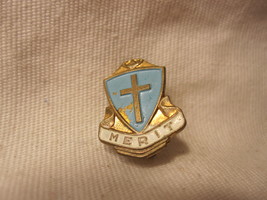 Vintage Italy Merit Award Pin: Cross on Blue Shield w/ white accent - £6.01 GBP