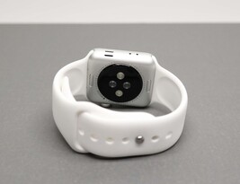 Apple Series 3 38mm Silver Aluminum Case White Band MQKU2LL/A image 3