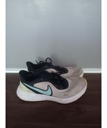 Nike revolution - womens size 8.5 - $273.66 MXN