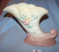 Vintage Hull Pottery 1946-47 Wildflower Cornucopia Vase-W 7-7 1/2-Lot 4 - £37.04 GBP