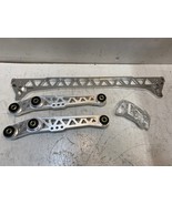 4 Quantity of Rear Control Arm Kits G8413-CR002+CR003-SL (4 Quantity) - $2,567.83 MXN