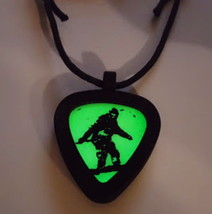 Glow In The Dark Pickbandz Bigfoot Yeti Sasquatch Guitar Pick Necklace - $15.35