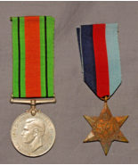 WWII BRITISH 1939 -1945 DEFENSE MEDAL &amp; 1939 - 1945 STAR (MEDAL) - $1,411.06 MXN