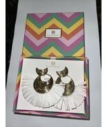 House of Harlow 1960 White Raffia &amp; Gold Statement Earrings new in box - $1,250.80 MXN