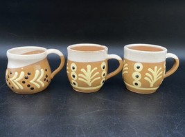 Taza de Barro Decorda Hand Painted Sand Clay Mexican Pottery 2.5” Cup Set of 3 - £14.23 GBP