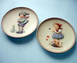 Goebel Hummel 2 PC Collector Plates It&#39;s Cold #735/ Daisies Don&#39;t Tell #736 6.25 - £34.28 GBP