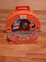 Hot Wheels Car Ring w/Jumping Ramps Carry Case Holds 40 Cars Damaged Hinge - $12.38