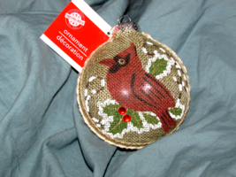 Christmas House round ORNAMENT thin burlap w/red Cardinal 4&quot; diameter (Ebay 3) - £6.26 GBP