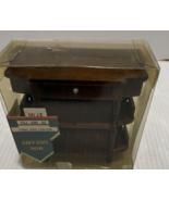 Dollhouse Walnut SideTable Mini Dreams - $226.45 MXN
