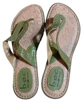 Born BOC Womens 7M Green Studded Thong Sandals Flip Flop Flats Floral Leather - £15.56 GBP