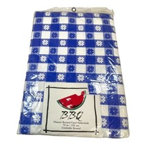 VTG Town &amp; Country Living Blue White Flannel Backed Vinyl Tablecloth 70&quot; Round - £17.20 GBP