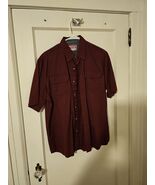 Wraingler preminum Quality solid red mens medium button down short sleeve - $148.37 MXN