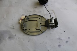 2006-2007 MAZDA 6 FUEL FILLER DOOR LID & GAS CAP M1574 image 9